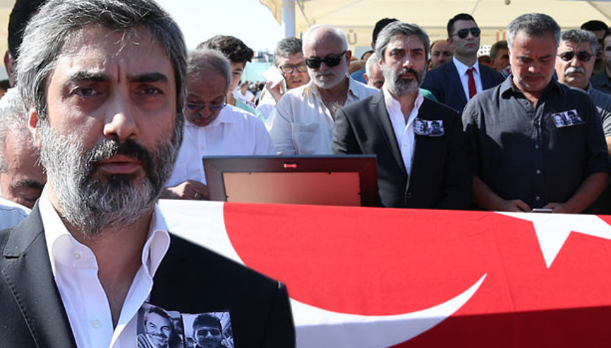 Oyuncu Necati Şaşmaz: Demokrasiye herkes sahip çıkmalı
