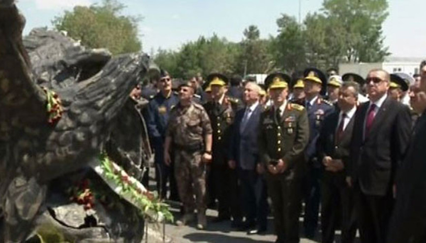 Cumhurbaşkanı Erdoğan, Özel Harekat Daire Başkanlığını ziyaret etti Cumhurbaşkanı Erdoğan, Özel Harekat Daire Başkanlığını ziyaret etti