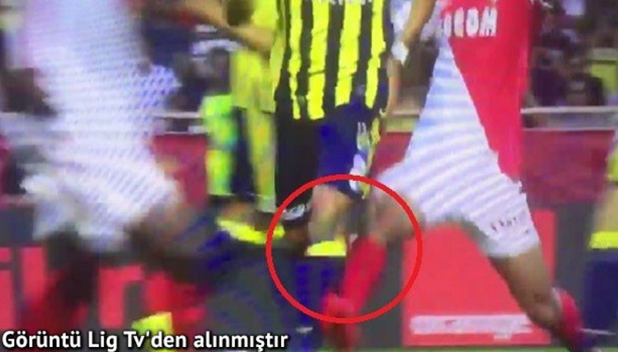 Fenerbahçenin yediği golde faul isyanı