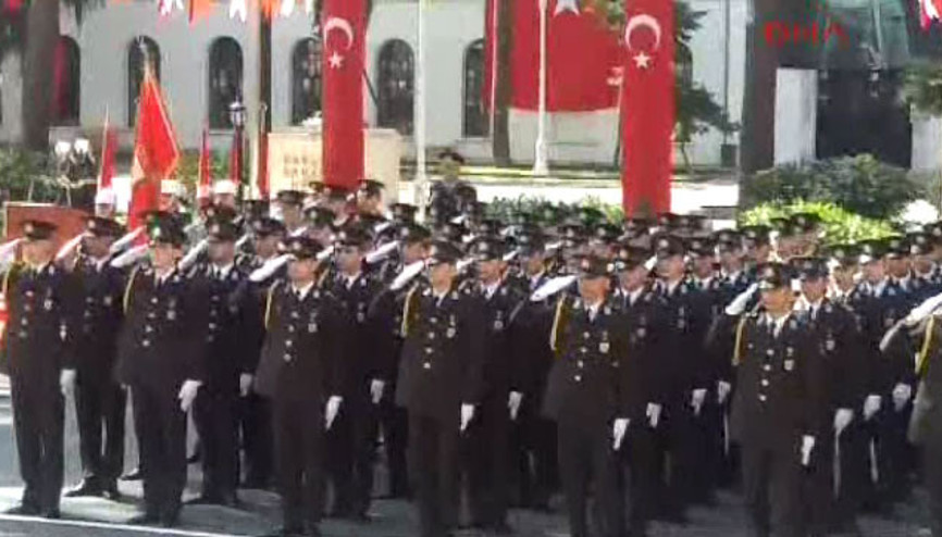 İşte Kulelinin son mezunları: Böyle yürümüşler