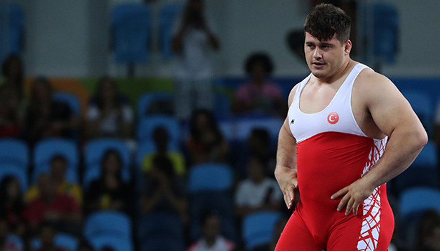 Rıza Kayaalpın mayosu olay oldu