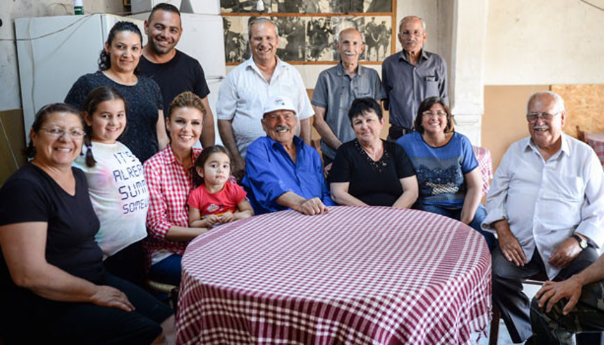 5000 kişiden 350 kişiye düşen Akıncılar Köyü’nün yaşayanları: Rum tarafında yemek pişse kokusunu buradan alırız