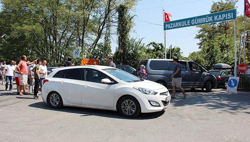 Gümrük kapılarında her sene aynı çile