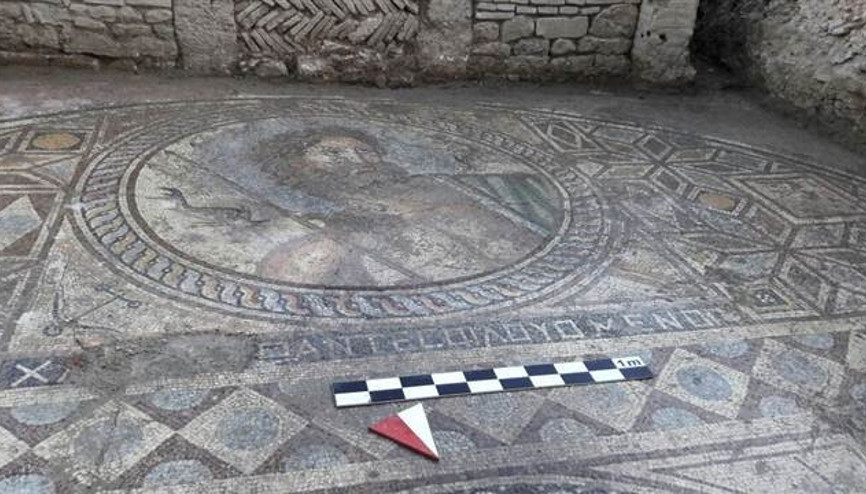 Adanada Poseidon tasvirli mozaik