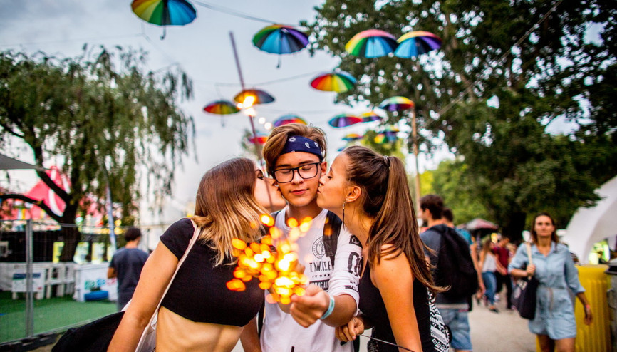 Budapeştenin sınırları yok eden adasında Sziget Festivali