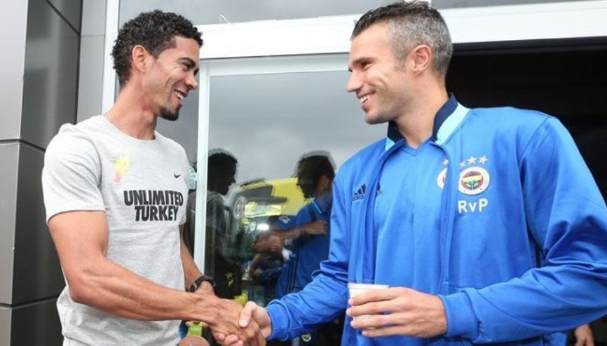 Fenerbahçeli futbolculara sürpriz ziyaret