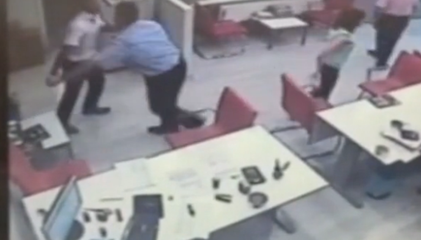 Darbeci Semih Terzinin eşini bıçakla kovalayan katip kovuldu