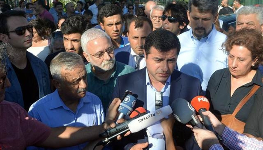 Selahattin Demirtaş Demokrasi ve Barış istiyoruz mitinginde konuştu
