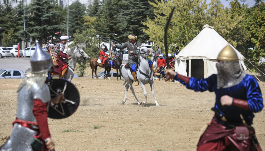 Orta Çağ canlandı