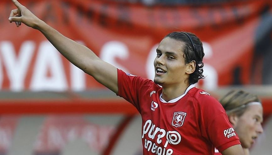 Enes Ünal durmuyor 12 yıl sonra...