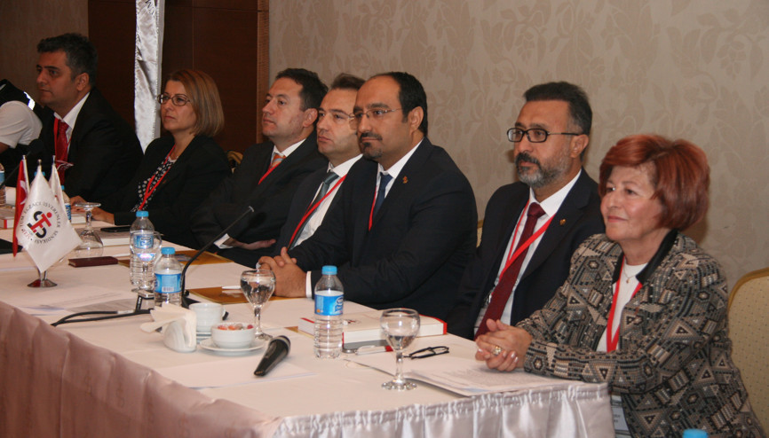 Eczacılardan ‘tek tip’ tabela eleştirisi