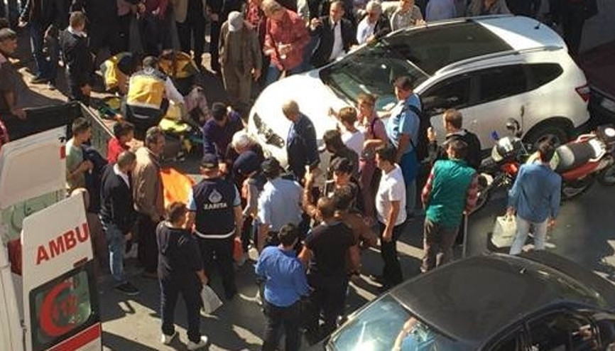 AVM’den kopan profil sokakta anne ve kızının üzerine düştü