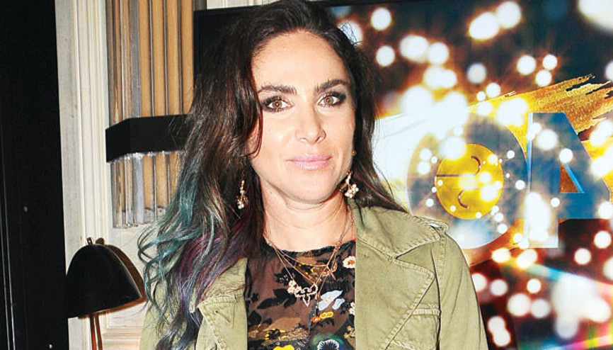 Arada kalmış (Ayşe Kucuroğlu)