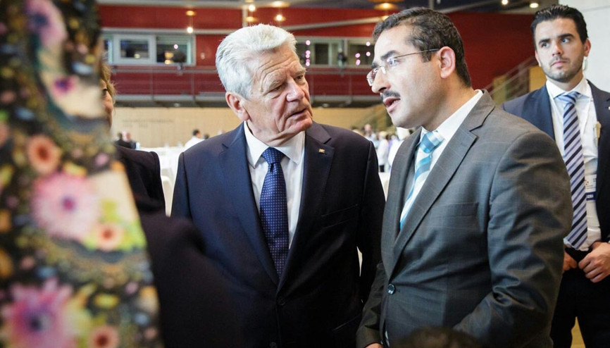 Saldırıları kınayan devletin zirvesi, imamdan özür diledi