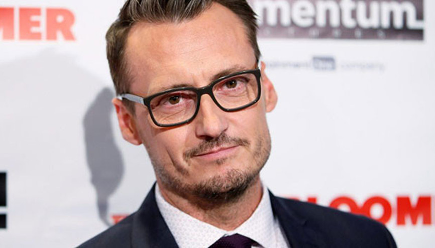 Tamamen gerçek: Genç erkeğin göğüslerinden süt geldi Tamamen gerçek: Genç erkeğin göğüslerinden süt geldi