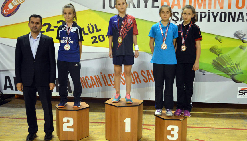 Badmintonda milli heyecan