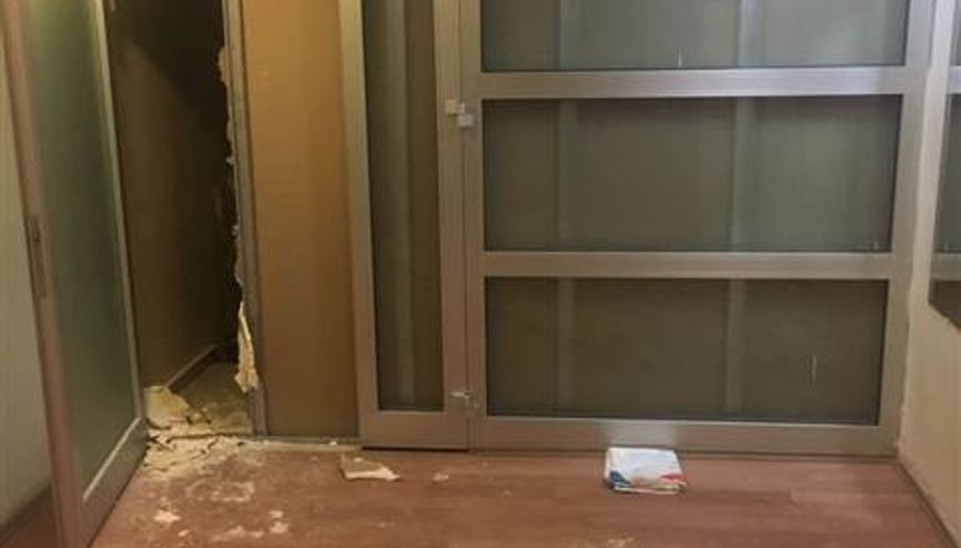 O kapı kırıldı ve... .