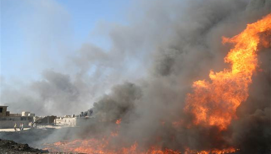 DEAŞ, ham petrolü ateşe verdi