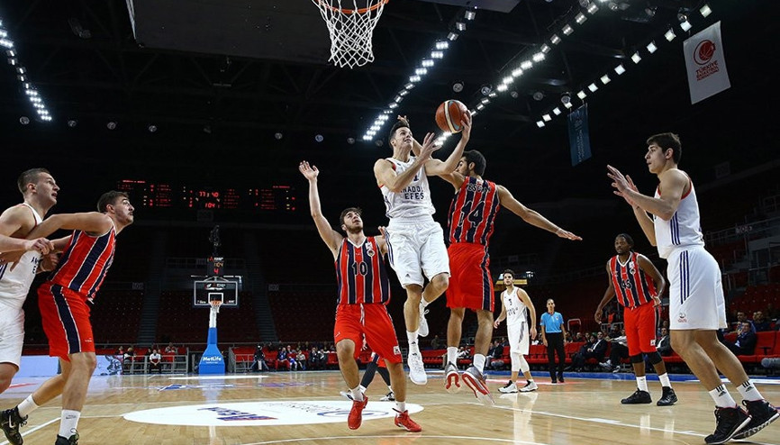 Anadolu Efes: 109 - TED Ankara Kolejliler: 60