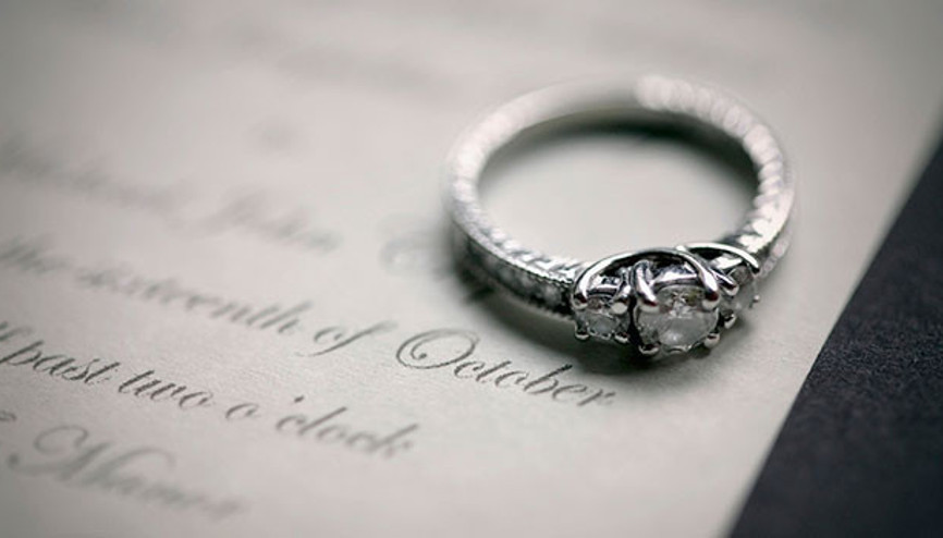 Düğün hazırlıkları için davetiye seçimi