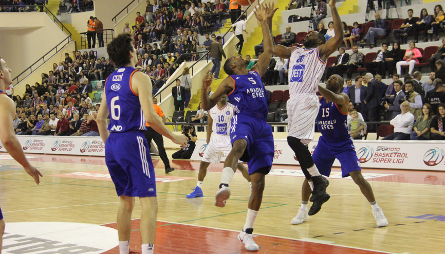 Best Balıkesir: 77 - Anadolu Efes: 94