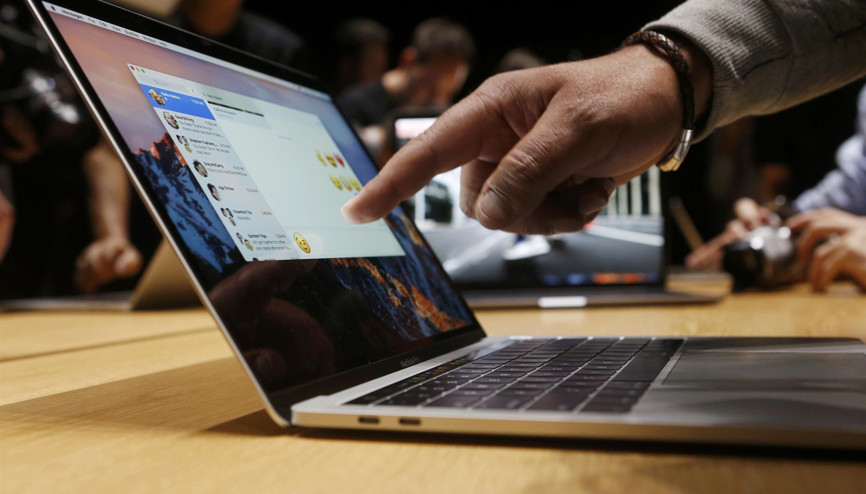 Apple, Macbook Pro ve Macbook Airi tanıttı