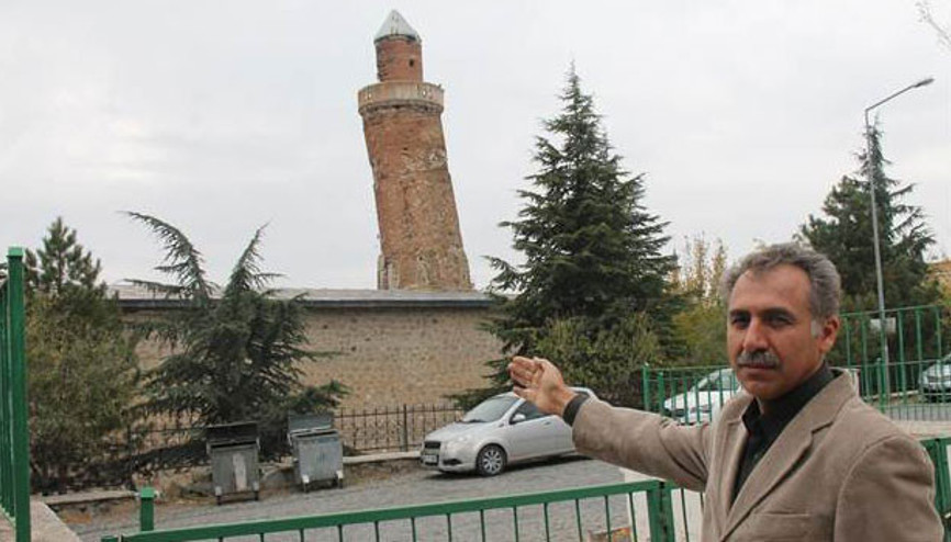 Minarenin eğimi, Pisa Kulesinden fazla