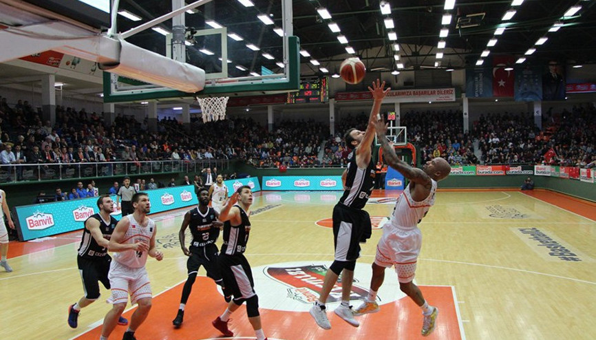 Banvit 75-69 CEZ Nymburk