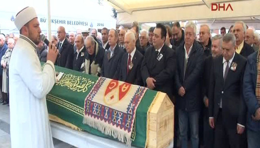 Duayen gazeteci Mete Akyol toprağa verildi Duayen gazeteci Mete Akyol toprağa verildi