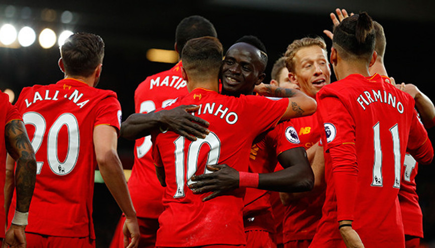 Ve Liverpool zirvede