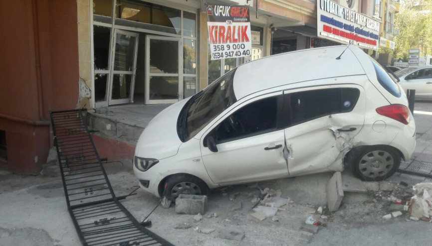 Virajı alamayan dükkâna giriyor