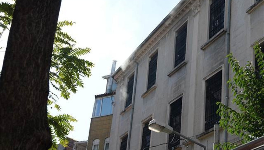 Kumkapı’da Geri Gönderme Merkezi’nde olay çıkaran yabancılar kaçtı, polis arkalarından ateş açtı