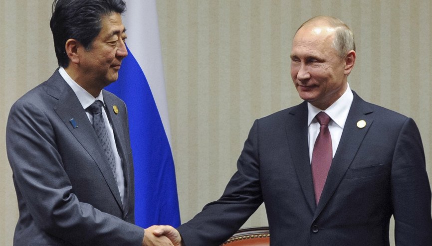 Abe önce Trumpla sonra Putinle görüştü