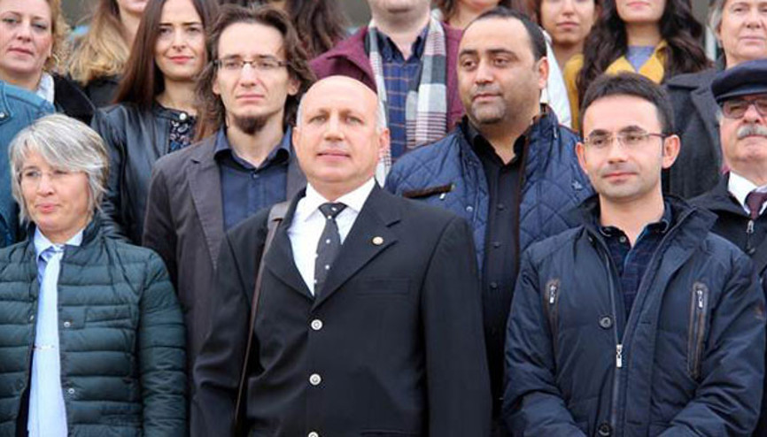Bekaret kontrolü yapmayan profesöre ikinci beraat