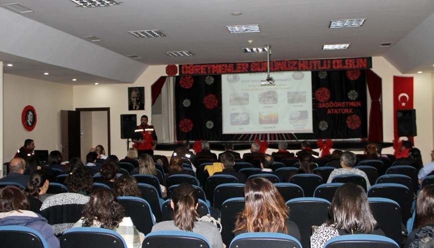 Afet bilinçlendirme eğitimleri sürüyor