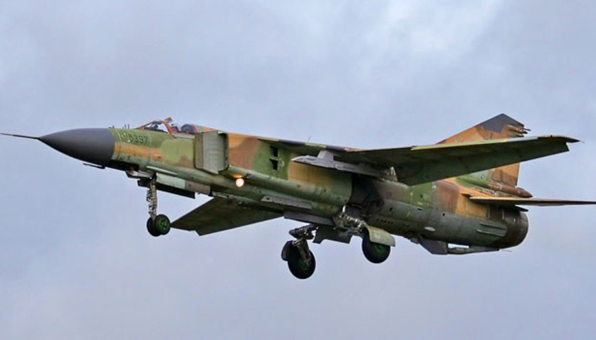 Suriyede savaş uçağı düştü Suriyede savaş uçağı düştü