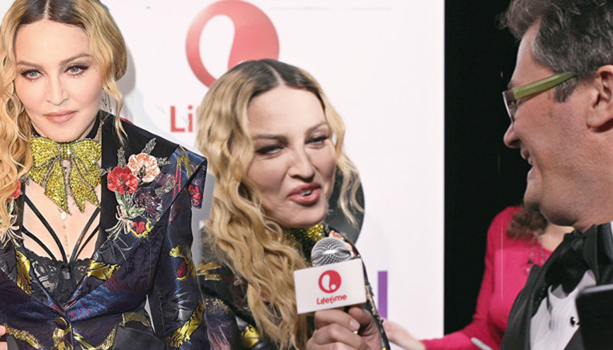 Billboard töreninde kırmızı halıdan canlı