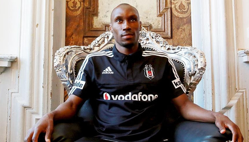 Hutchinsona büyük onur 5. kez yılın futbolcusu seçildi...