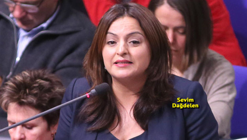 Federal Meclis’te çifte vatandaşlık tartışması Federal Meclis’te çifte vatandaşlık tartışması
