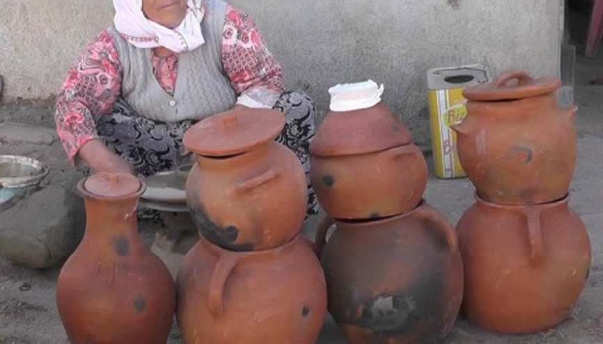 Fatma Nine, 60 yıldır çömlekçilik yapıyor