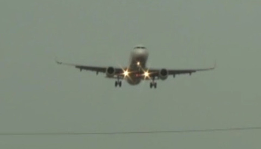 İstanbulda lodos uçakları beşik gibi salladı