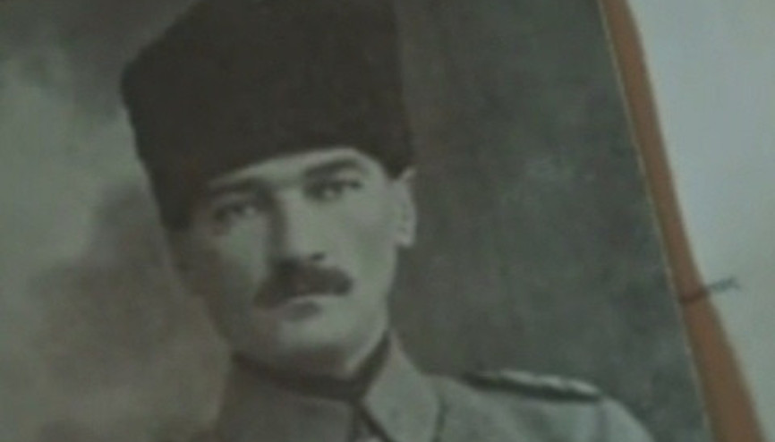 Vatanım Sensinde izleyicileri ekrana kilitleyen Atatürk sahnesi