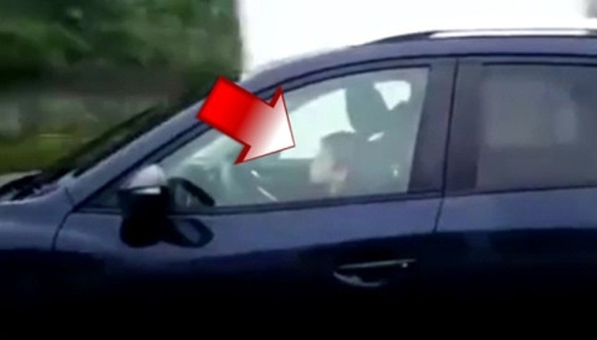 Otoyolda son sürat giden çocuk sürücü