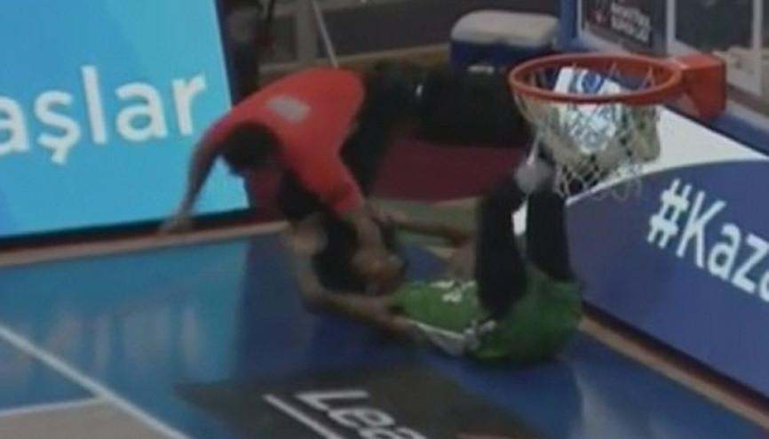 Muratbey Uşak - Darüşşafaka maçında şaşırtan olay