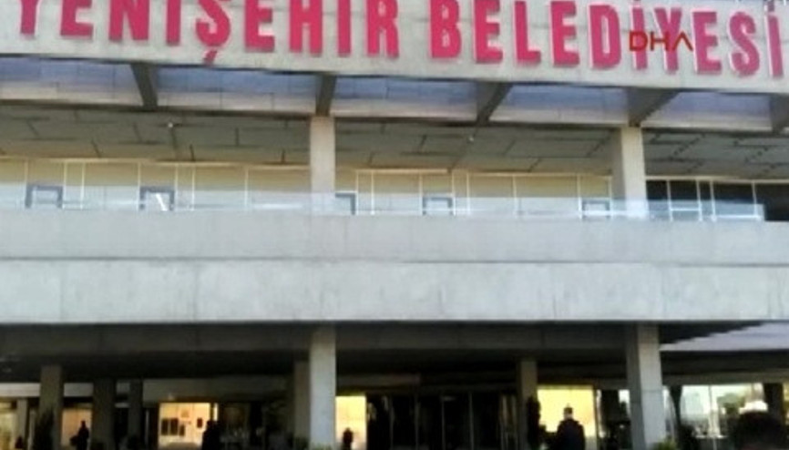 Diyarbakırda 2 belediye başkanına gözaltına alındı
