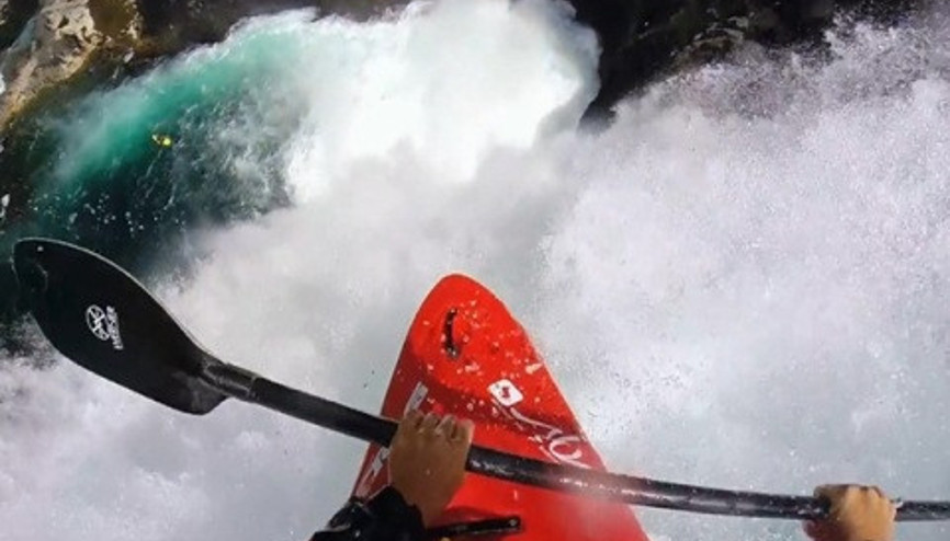 Çılgınlar gibi rafting yaptı