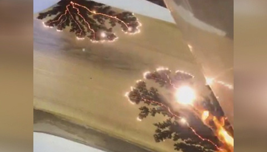 Tahta levhayı elektrikle yakıp muhteşem desen vermek
