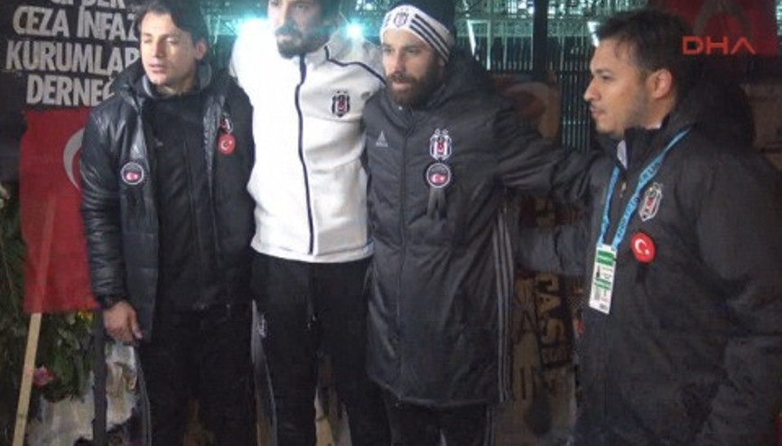 Beşiktaşlı futbolcular, Şehitler Tepesine çelenk bıraktı