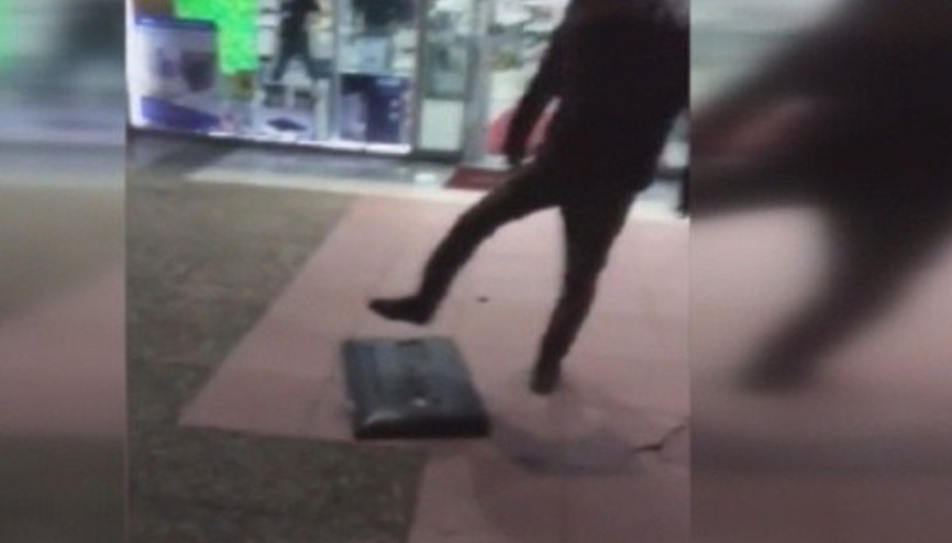 Yetkili servise kızınca bunu yaptı