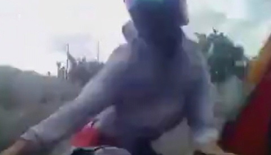 Motosiklet sürücüsü yaptığı kazayı böyle kaydetti